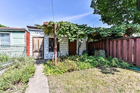 Photo 11 at 43 Eaton Avenue, Danforth, Toronto