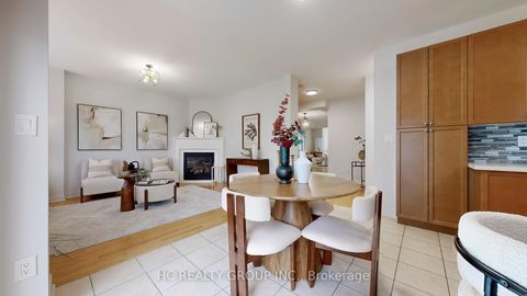 Photo 7 at 102 Timna Crescent, Patterson, Vaughan