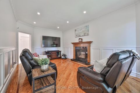 Photo 6 at 58 Yorkview Drive, Willowdale West, Toronto