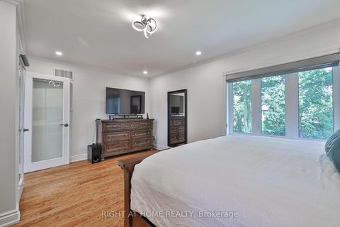 Photo 23 at 58 Yorkview Drive, Willowdale West, Toronto