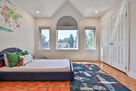 Photo 33 at 58 Yorkview Drive, Willowdale West, Toronto