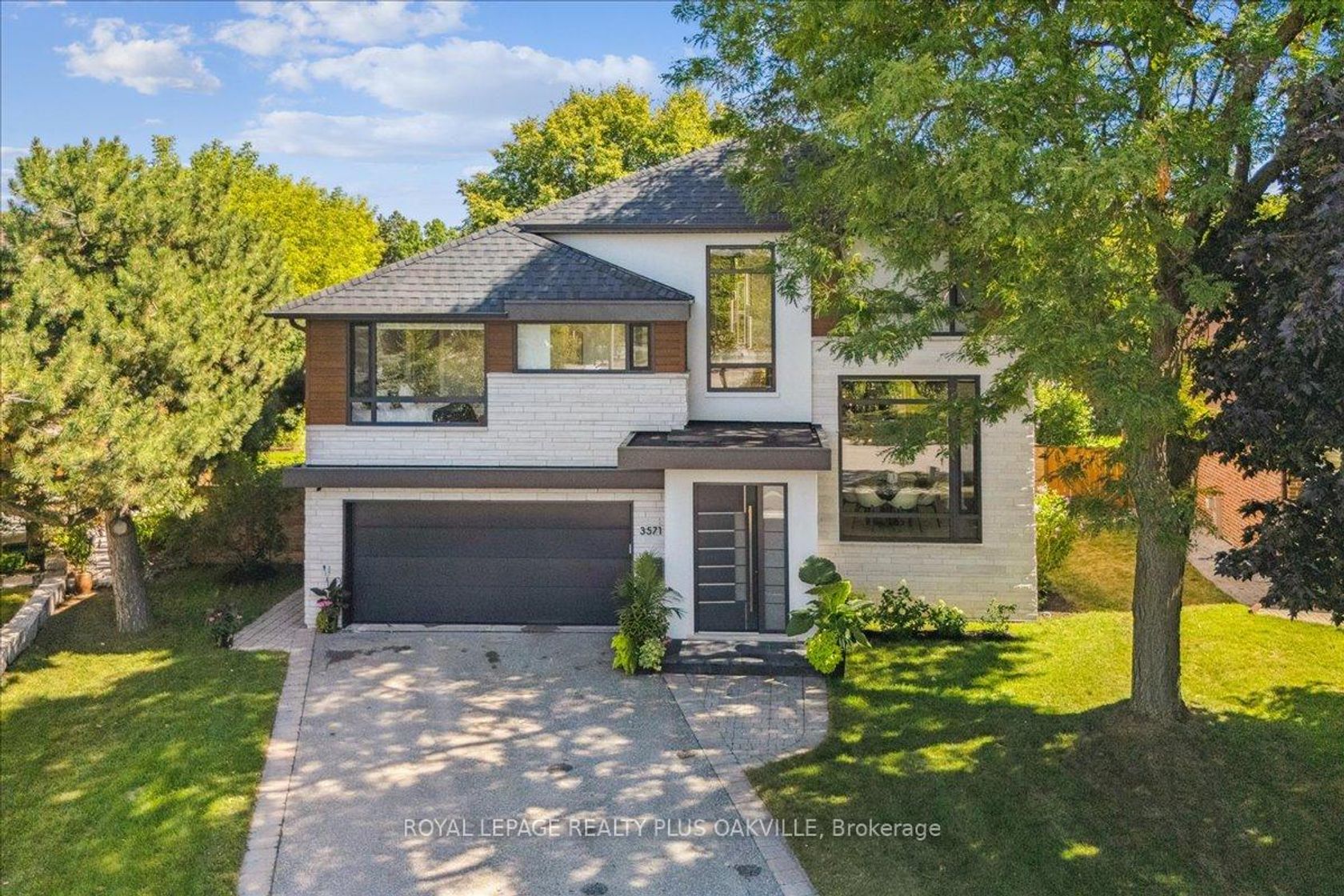 3571 Swirlingleaves Crescent, Applewood, Mississauga 