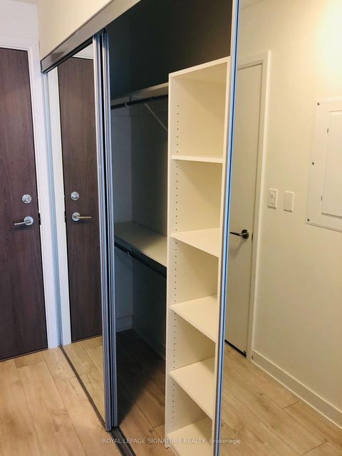 Photo 3 at 1011E - 576 Front Street, Waterfront Communities C1, Toronto