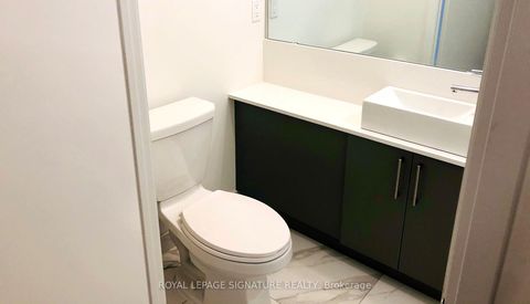 Photo 4 at 1011E - 576 Front Street, Waterfront Communities C1, Toronto