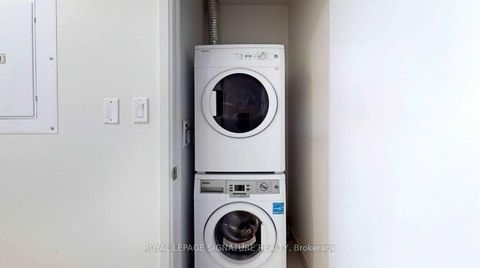 Photo 6 at 1011E - 576 Front Street, Waterfront Communities C1, Toronto