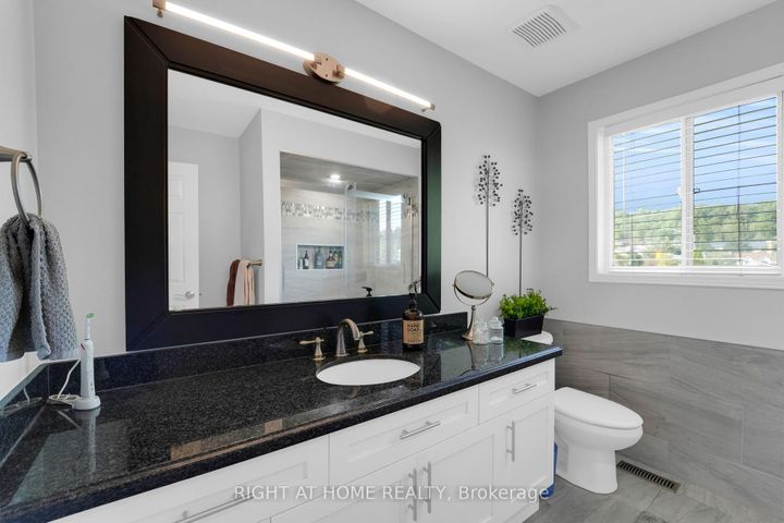 Photo 18 at 304 Rhodes Circle, Glenway Estates, Newmarket