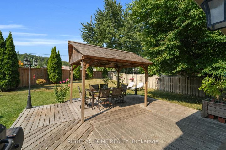 Photo 32 at 304 Rhodes Circle, Glenway Estates, Newmarket