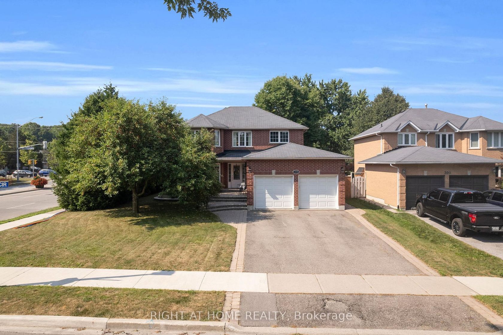 304 Rhodes Circle, Glenway Estates, Newmarket 2