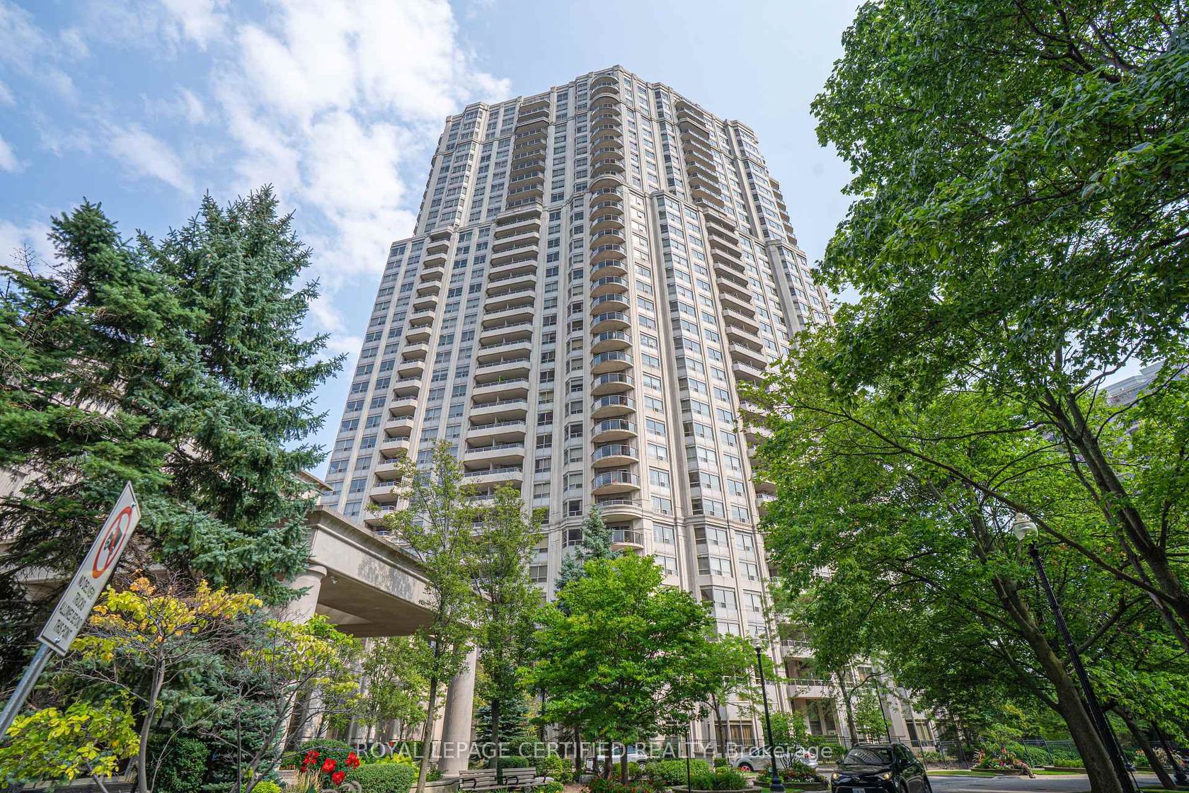 1527 - 25 Kingsbridge Garden Circle, Hurontario, Mississauga 