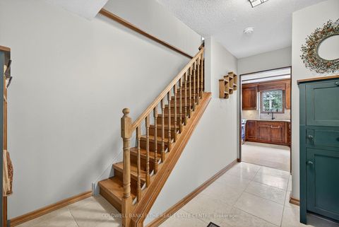 Photo 3 at 869 Magnolia Avenue, Leslie Valley, Newmarket