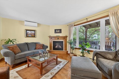 Photo 6 at 869 Magnolia Avenue, Leslie Valley, Newmarket