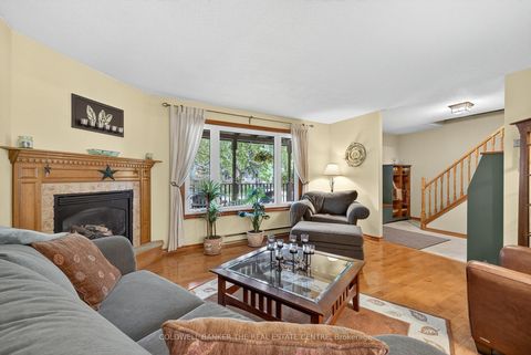 Photo 7 at 869 Magnolia Avenue, Leslie Valley, Newmarket