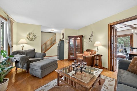 Photo 8 at 869 Magnolia Avenue, Leslie Valley, Newmarket