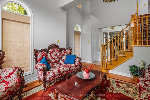 Photo 9 at 2 Foxhunt Drive, Vellore Village, Vaughan