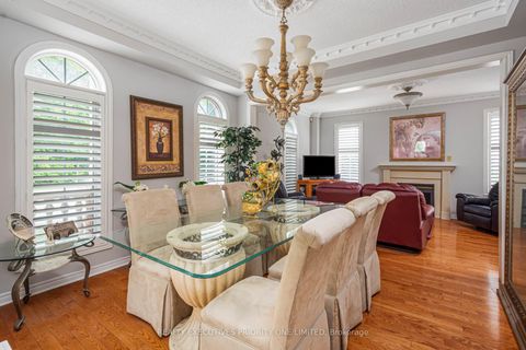 Photo 11 at 2 Foxhunt Drive, Vellore Village, Vaughan