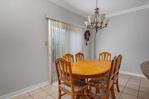Photo 16 at 2 Foxhunt Drive, Vellore Village, Vaughan