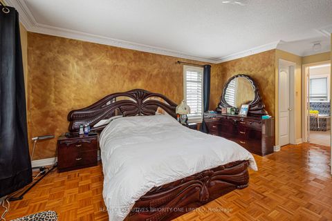 Photo 24 at 2 Foxhunt Drive, Vellore Village, Vaughan