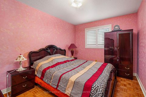 Photo 29 at 2 Foxhunt Drive, Vellore Village, Vaughan