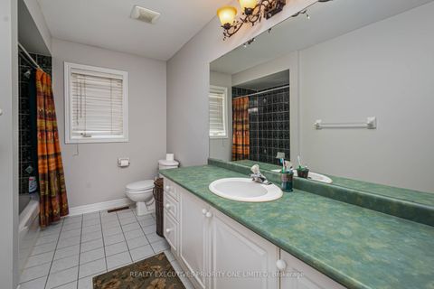 Photo 30 at 2 Foxhunt Drive, Vellore Village, Vaughan