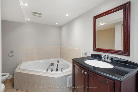 Photo 36 at 2 Foxhunt Drive, Vellore Village, Vaughan