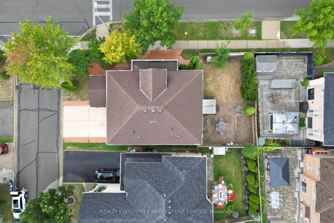Photo 45 at 2 Foxhunt Drive, Vellore Village, Vaughan