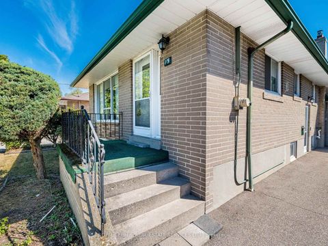 Photo 2 at 15 Hughey Crescent, Ionview, Toronto