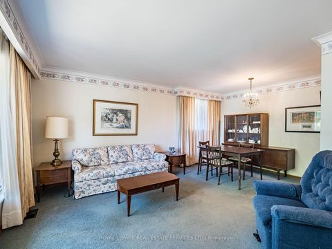 Photo 5 at 15 Hughey Crescent, Ionview, Toronto