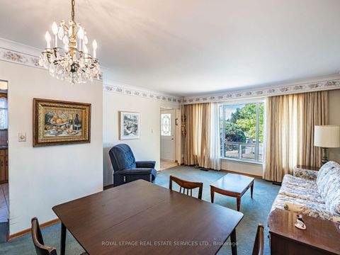 Photo 9 at 15 Hughey Crescent, Ionview, Toronto