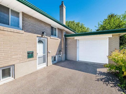 Photo 20 at 15 Hughey Crescent, Ionview, Toronto