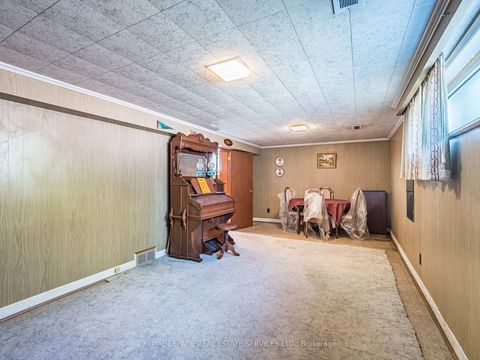 Photo 23 at 15 Hughey Crescent, Ionview, Toronto