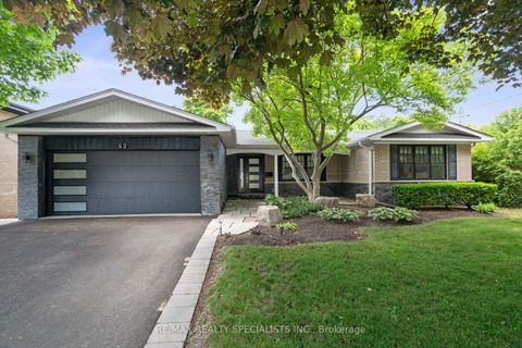 Photo 1 at 42 Heathview Avenue, Bayview Village, Toronto