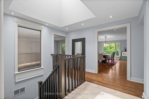 Photo 4 at 42 Heathview Avenue, Bayview Village, Toronto
