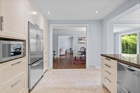 Photo 14 at 42 Heathview Avenue, Bayview Village, Toronto
