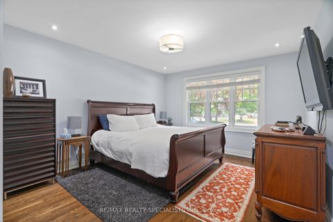 Photo 23 at 42 Heathview Avenue, Bayview Village, Toronto
