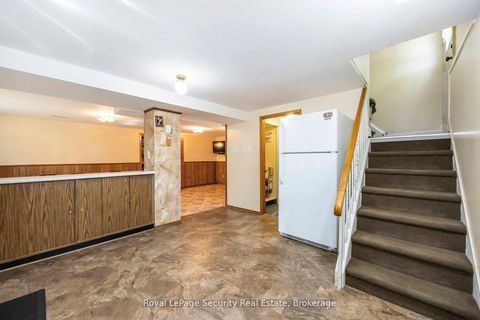 Photo 13 at 405 Rustic Road, Rustic, Toronto