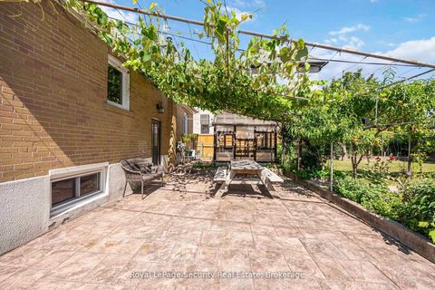 Photo 19 at 405 Rustic Road, Rustic, Toronto