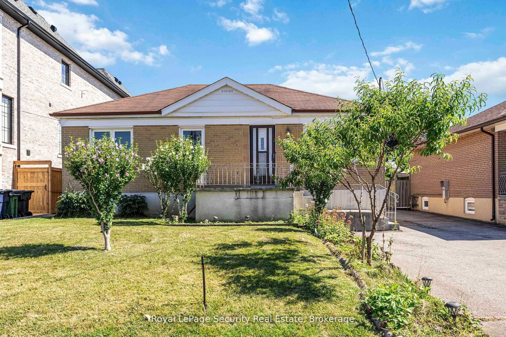 405 Rustic Road, Rustic, Toronto 