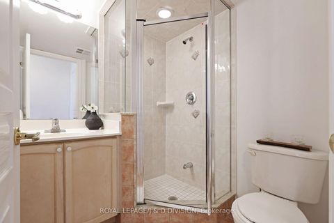 Photo 15 at 924 - 15 Northtown Way, Willowdale East, Toronto