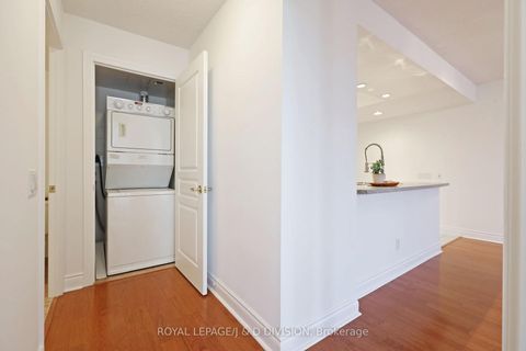 Photo 16 at 924 - 15 Northtown Way, Willowdale East, Toronto