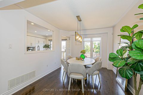 Photo 6 at 37 Peak Point Boulevard, Rural Vaughan, Vaughan