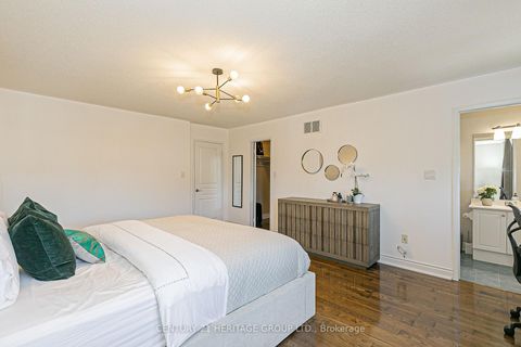 Photo 17 at 37 Peak Point Boulevard, Rural Vaughan, Vaughan