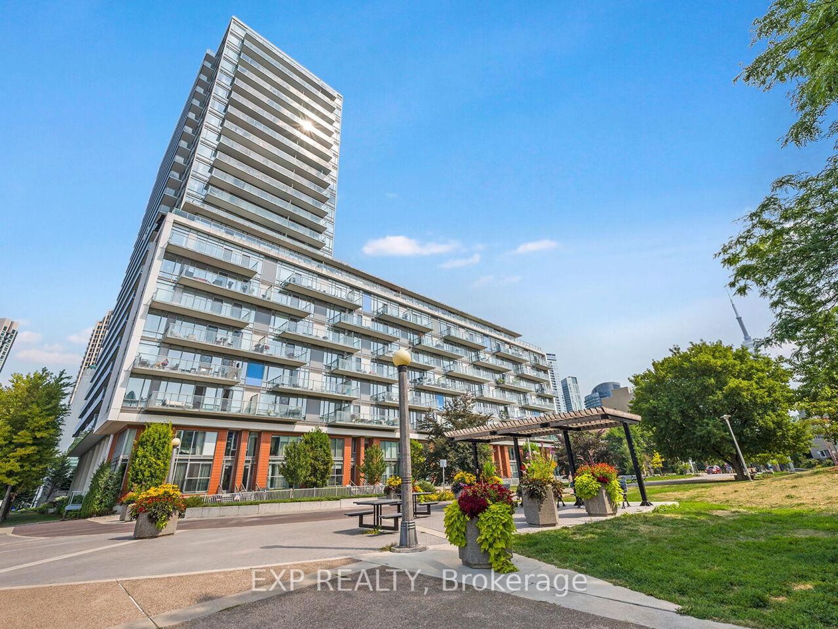 911 - 90 Stadium Road S, Waterfront Communities C1, Toronto by Loree Meneguzzi Real Estate 911 - 90 Stadium Road S, Waterfront Communities C1, Toronto