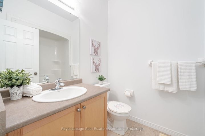 Photo 19 at 10 Cornflower Crescent, Rural Glanbrook, Hamilton
