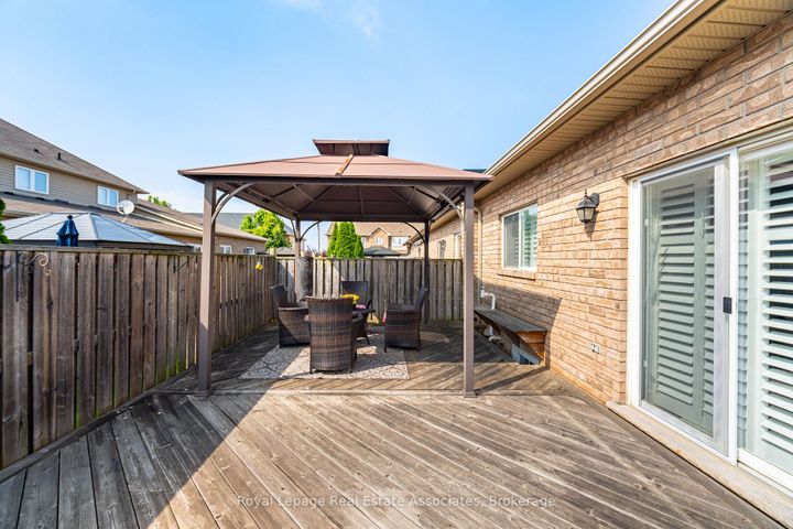 Photo 23 at 10 Cornflower Crescent, Rural Glanbrook, Hamilton