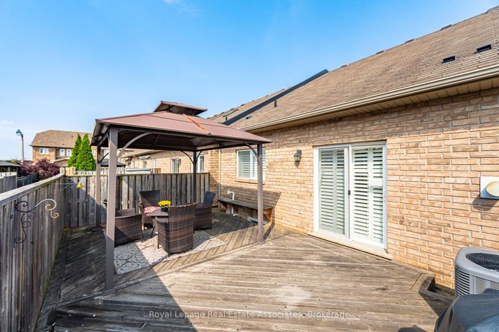 Photo 24 at 10 Cornflower Crescent, Rural Glanbrook, Hamilton