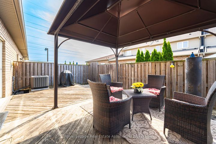 Photo 25 at 10 Cornflower Crescent, Rural Glanbrook, Hamilton