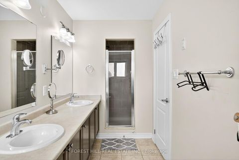 Photo 25 at 9 Robert Green Crescent, Patterson, Vaughan