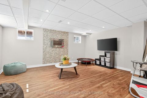 Photo 28 at 9 Robert Green Crescent, Patterson, Vaughan