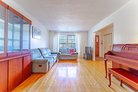 Photo 5 at 19 Knockbolt Crescent, Agincourt North, Toronto