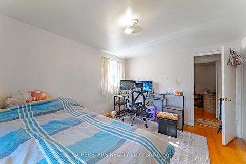 Photo 13 at 19 Knockbolt Crescent, Agincourt North, Toronto